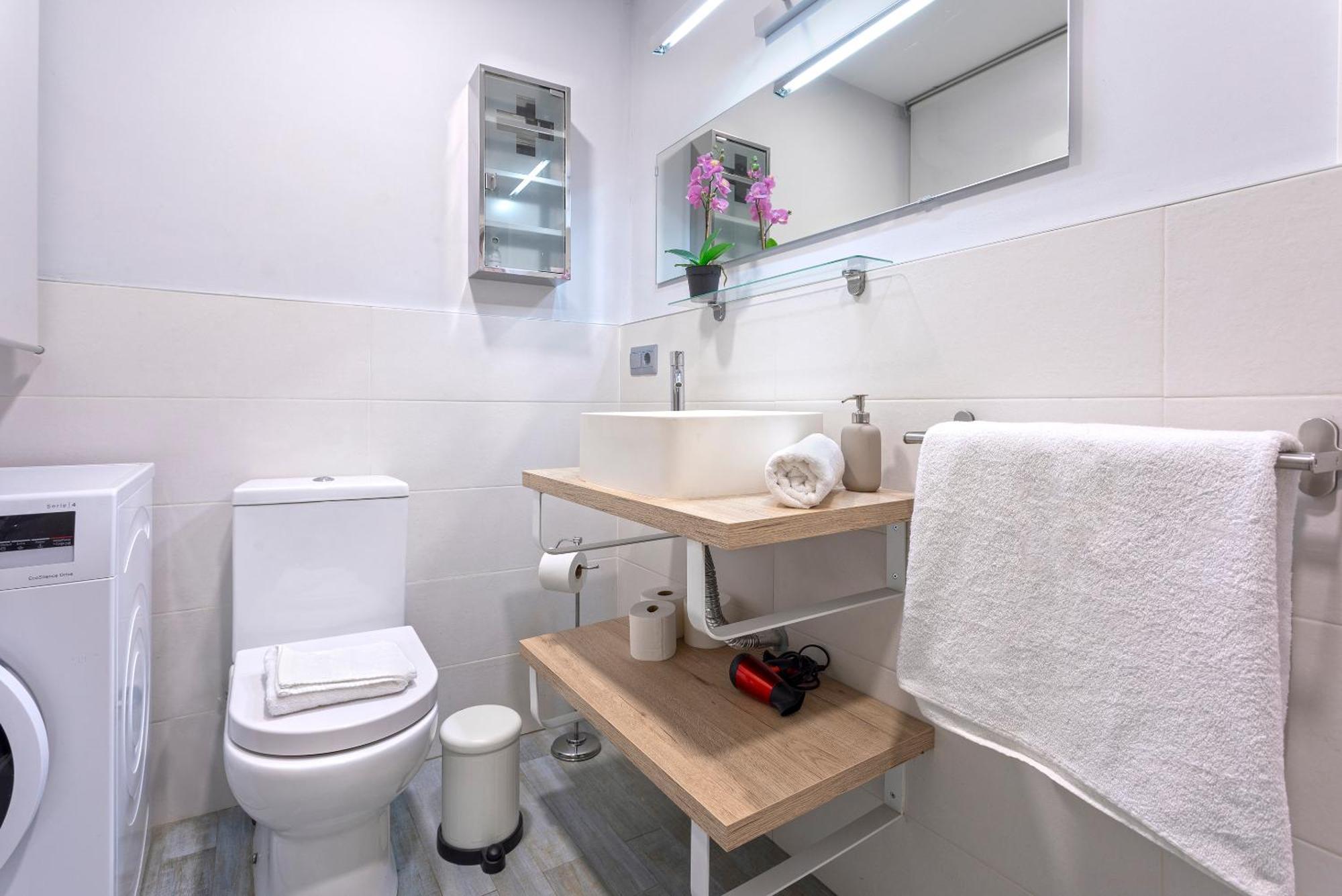 Coqueto Apartamento Junto A Calle Larios By Rent Me Málaga Extérieur photo
